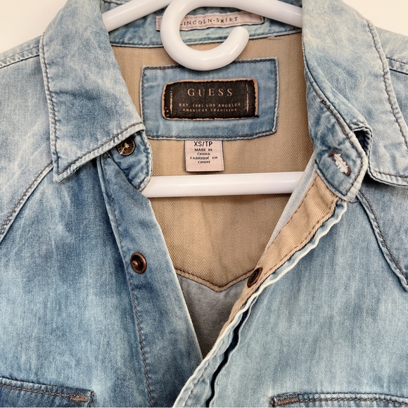 LIKE NEW GUESS Button Down Shirt Men Size XS EUC - Picture 4 of 8